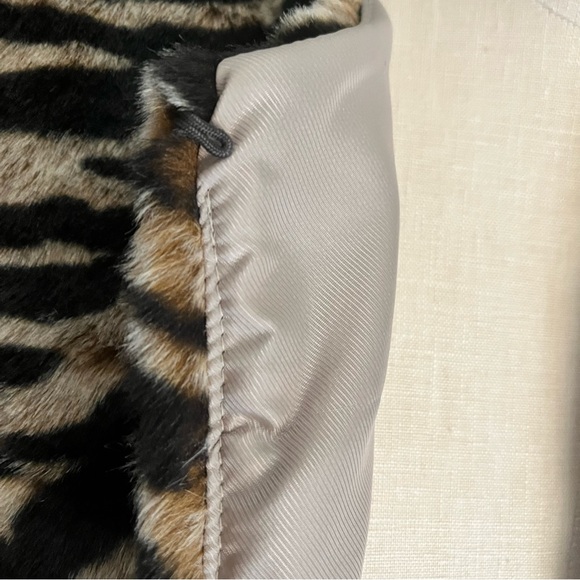 NWT•Banana Republic•Faux Fur Tiger Coat•sz S - Picture 5 of 12